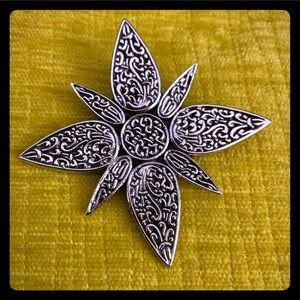 🩷John Hardy 💕 ladies start brooch